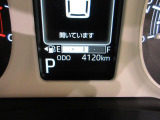 たとえばダイハツのお店にある、たくさんのスマアシ搭載車は、正常に作動する事をしっかり確認します。