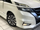 【LEDヘッドライト】悪天候や夜間走行時も良好な視界を確保し安心して運転できる高輝度LEDヘッドライトを装備!点灯速度が早く、消費電力も抑えられています。