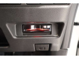 ■ETC車載器装着済み。ETCカードのお申し込みも、弊社にお任せ下さい。トヨタTS3カードならポイントも貯まって、車検や点検時などにご利用いただけます。