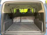 普段のお買い物や通勤、送迎等に十分な荷室スペースを確保しております。セカンドシートを倒すと、大きな荷物の積載も可能です♪