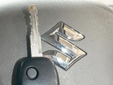 【キーレス】少し離れた場所からでもボタン一つでドアの開錠・施錠ができるのでとっても便利!ドアの鍵穴周りに傷をつけることもありません♪