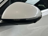 納車前整備は、メルセデスベンツ国際認定メカニックによる最新の検査ライン等の施設が充実した当社工場で入念に行います。メルセデス・ベンツの定める厳しい基準をクリアしたお車のみをご案内させて頂きます。