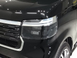 LEDヘッドライトは、点灯の瞬間から最大光量を発揮し、突然暗くなるトンネルなどでの安定感を高めます。
