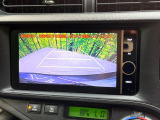 【バックカメラ】駐車時に後方がリアルタイム映像で確認できます。大型商業施設や立体駐車場での駐車時や、夜間のバック時に大活躍!運転スキルに関わらず、今や必須となった装備のひとつです!