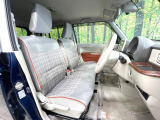 運転席シート廻りは使用感も少なく、良好な状態となっています。前オーナー様が丁寧に使っていたことがよくわかりますね。