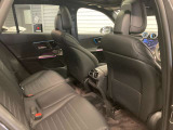 メルセデス・ベンツの定める厳しい基準をクリアしたお車のみをご案内させて頂きます。納車前整備はメーカー規定に基づき当店3Fの指定工場で入念に行なわれます。熟練のメカニックがお客様のお車を整備致します。