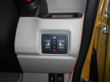 両側電動スライドドアです。運転席やキーレスから開閉が出来てとても重宝します。