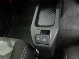 運転席と助手席にはシートヒーターも付いています!