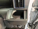 品質には自信があります!ハッピーの品質・キレイなお車をお届けさせていただきたい!そんな気持ちでキレイに仕上げております。フロアマットなどの清掃はもちろん、シート下なども徹底的に清掃しております。