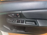 ゆったりと広い店内で、お車の悩みや各種相談を承ります。
