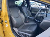 パワーシート搭載。微妙な調整が手軽にでき、最適なポジションで運転することが可能です。