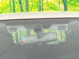 【アイサイトVer2】前方の車両等を検知し、衝突しそうな時は警報で注意を促し、ブレーキを踏む力をサポート。ブレーキを踏めなかった場合は衝突被害軽減ブレーキが作動、衝突回避をサポートします。