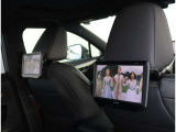 社外DVDデッキ装着。後席モニター有