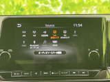 ラジオやテレビ、USB、Bluetoothなど複数の入力項目が一覧で表示され、使いたい音源を見つけやすい画面です。アイコンと文字で確認でき、切り替えも迷いにくい構成です。