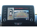 パノラミックビューモニター付きです。車両を上から見たような映像をディスプレイオーディオ画面に表示。運転席からの目視だけでは見にくい、車両周辺の状況をリアルタイムでしっかり確認できます。