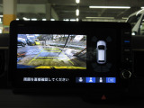 バックカメラの画像です。ガイドラインがスムースな車庫入れをサポートいたします。車庫入れの安心感がアップしますね。