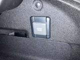 AC100V、1500Wのコンセントを車内に設置。アウトドアや駐車場で野外のコンセントとして利用できます。また、停電などの非常時にも使える便利な機能です!