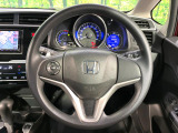 【ステアリングスイッチ】運転中、前方から目線をそらすことなく、オーディオ等の操作が可能な便利機能!安心&快適なドライブを演出してくれます♪