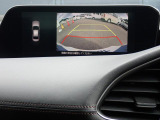 バックカメラ装備しております。駐車時に大変役に立ちますよ。駐車が苦手な方にも便利機能です。