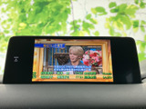 テレビ番組を画面で視聴でき、停車中の待ち時間も車内で楽しく過ごせます。目的地での休憩中などに映像を楽しめる、日常の使い勝手にうれしい装備です。