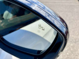 ブラインドスポットモニター付きですので死角に車両がいるとオレンジに光って知らせてくれます。