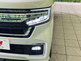 【LEDヘッドライト】悪天候や夜間走行時も良好な視界を確保し安心して運転できる高輝度LEDヘッドライトを装備!点灯速度が早く、消費電力も抑えられています。