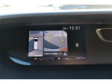 全周囲モニター付で、車庫入れも駐車もラクラクです。
