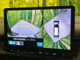 【マルチビューカメラシステム】専用のカメラにより、上から見下ろしたような視点で360度クルマの周囲を確認することができます☆死角部分も確認しやすく、狭い場所での切り返しや駐車もスムーズに行えます。