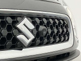 【全方位モニター用カメラ装着車】クルマの前後左右に4つのカメラを設置。対応ナビゲーション(販売会社装着アクセサリー)を装着すれば、クルマを真上から見たような映像などを映し出す全方位モニターに