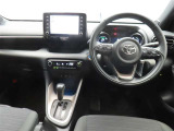 ぜひ展示車の運転席に座ってみてください。
