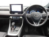 ぜひ展示車の運転席に座ってみてください。