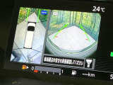 【アラウンドビューモニター】専用のカメラにより、上から見下ろしたような視点で360度クルマの周囲を確認することができます☆死角部分も確認しやすく、狭い場所での切り返しや駐車もスムーズに行えます。