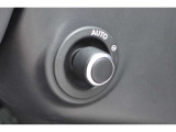 オートモードが装着された電動チルト&テレスコピックは乗り降り時にステアリングが上がりますので便利な機能です。