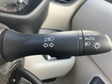 レバーに各種マークが表示され、運転席から確認しやすい配置です。必要な操作を手元で行え、日常の運転をスムーズにサポートしてくれます。