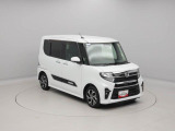 納車前に12ヶ月点検・エンジンオイル交換・ バッテリー交換・ワイパーゴム交換・キーレス、キーフリーの電池交換を実施しております。ダイハツの整備士がきっちりと点検したお車をお届けいたします!