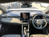 運転席から前方まで見渡しやすく、各席の様子も確認しやすい室内です。シートや足元にもゆとりが感じられ、日々の移動を心地よく過ごせます。