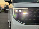 【 LEDヘッドライト 】 青色発光ダイオードを発明した日本人がノーベル賞を受賞し、LEDライトが開発されました。明るく長寿命のライトです。体感して下さい。明るいライトです!