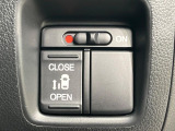 【パワースライドドア】スマートキーや運転席のスイッチでスライドドアの開閉が可能♪電動だから力を入れてドアを開ける必要が無く、小さいお子様でも、重い荷物を持っている時もラクに開け閉めできます♪
