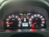 整備スタッフは国家資格を持つプロの整備士です。車検の受入/中間/完成検査と保安基準発行のすべても自社で行います。