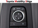 駐車時に便利なスマ-トキ-連動オ-ト格納式ドアミラーを装備しています。施錠すると自動的にドアミラーを格納する便利な機能です!