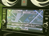 地図画面には周辺の道路や施設名が表示され、目的地までの道順確認に便利です。画面上の案内を見ながら、普段のお出かけや初めての場所への移動に活用できます。