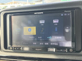 FM・AMラジオをはじめ、Bluetooth AudioやiPod、USBなど複数の音源に対応したメニューを表示。お好みの音楽やラジオを選びやすく、毎日の移動時間を快適に演出します。