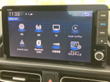 FM・AMやテレビ、Bluetooth Audioなど、選べるメニューをアイコンで表示。必要な項目を画面から選びやすく、音楽や各種メディアの切り替えもスムーズです。