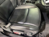ショールームでは、認定中古車に加え、最新のニューモデルも各種取り揃えております。見学や試乗はもちろん、専門スタッフによるアドバイスなど、様々なサービスを通して、「ジープのある生活」をご体感いただけます