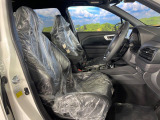 【シートヒーター&ベンチレーション】夏場は涼しい風でお尻や背中の熱やムレを防ぎ、冬はエアコンよりも早く温まってポカポカに!季節を問わず快適に過ごせます。