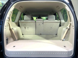 普段のお買い物や通勤、送迎等に十分な荷室スペースを確保しております。セカンドシートを倒すと、大きな荷物の積載も可能です♪