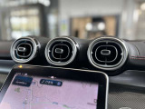 総在庫で600台ほどの取り扱いがございます。弊社デモカー使用の車両やメーカー使用の車両などもご紹介ができます。