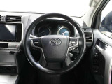 各操作スイッチなどもハンドルから手を放すことなく操作可能で安全運転に支援いたします!