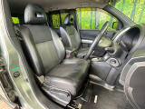 運転席まわりには十分なスペースがあり、大柄な方でもゆったり運転していただける環境です。