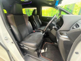 運転席シート廻りは使用感も少なく、良好な状態となっています。丁寧に使われていたことがよくわかりますね。